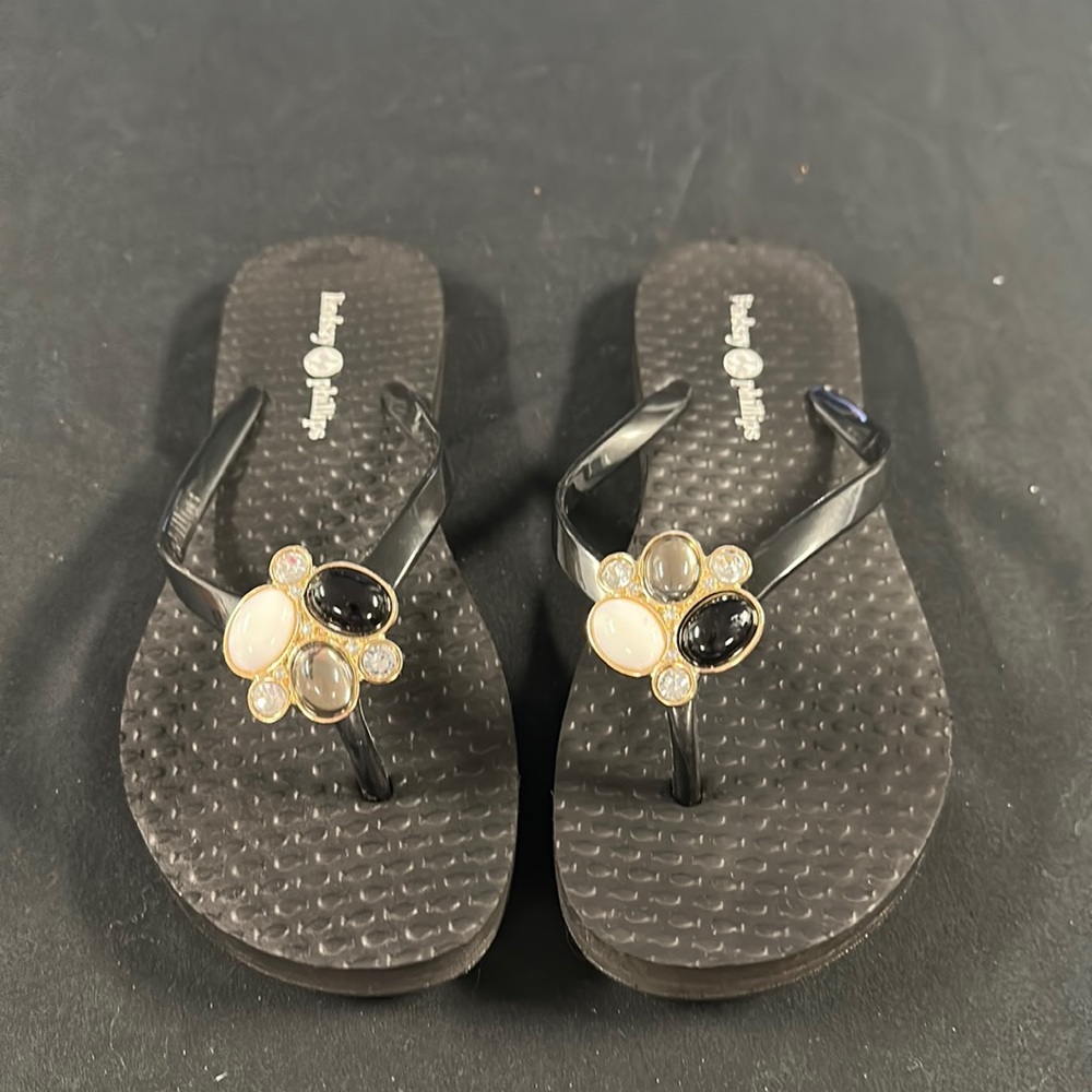 Size 5 Lindsay Phillips Flip Flops